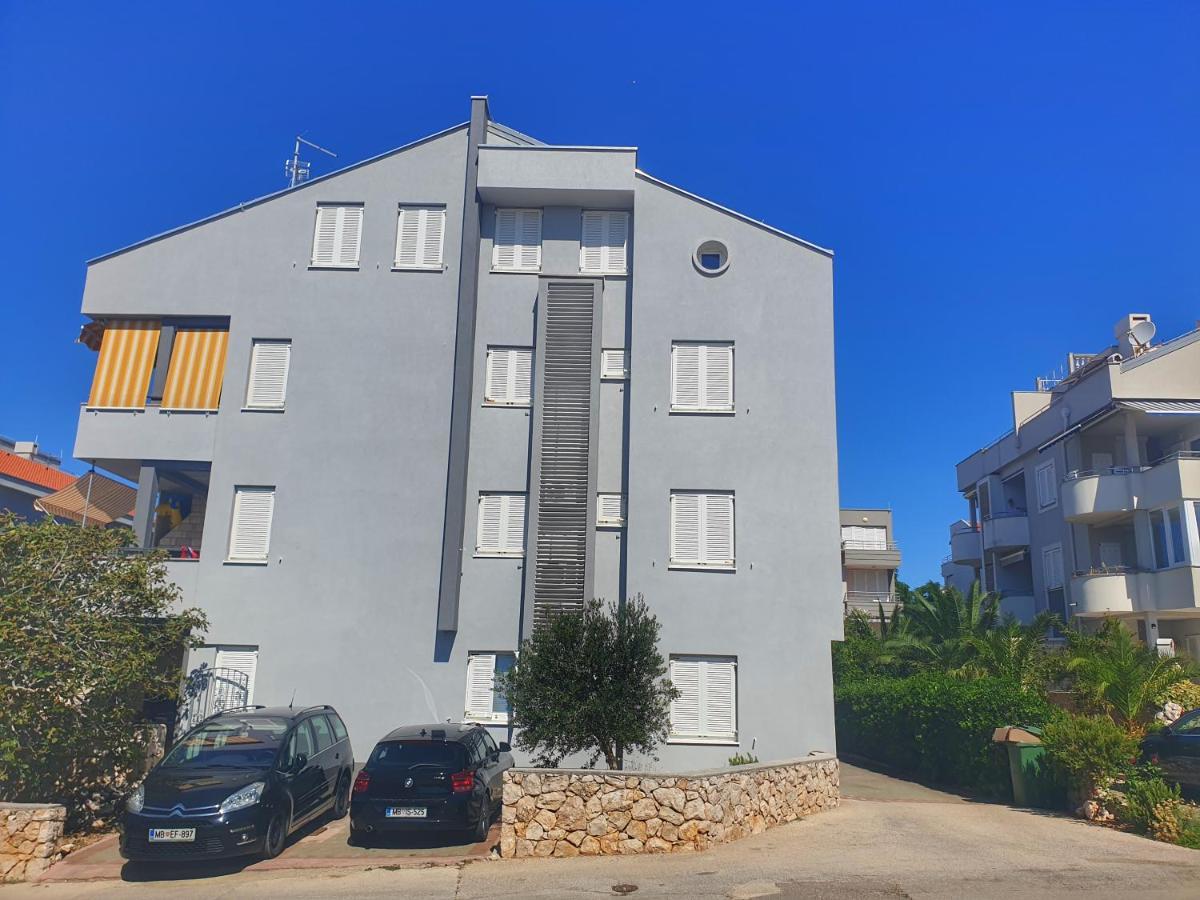 Apartamento Deluxe Novalja Exterior foto
