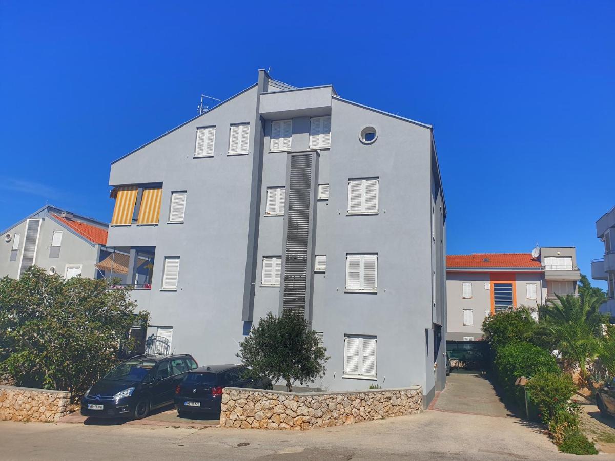 Apartamento Deluxe Novalja Exterior foto