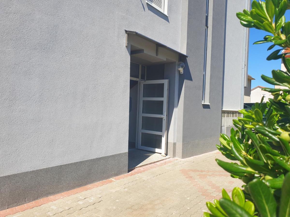 Apartamento Deluxe Novalja Exterior foto