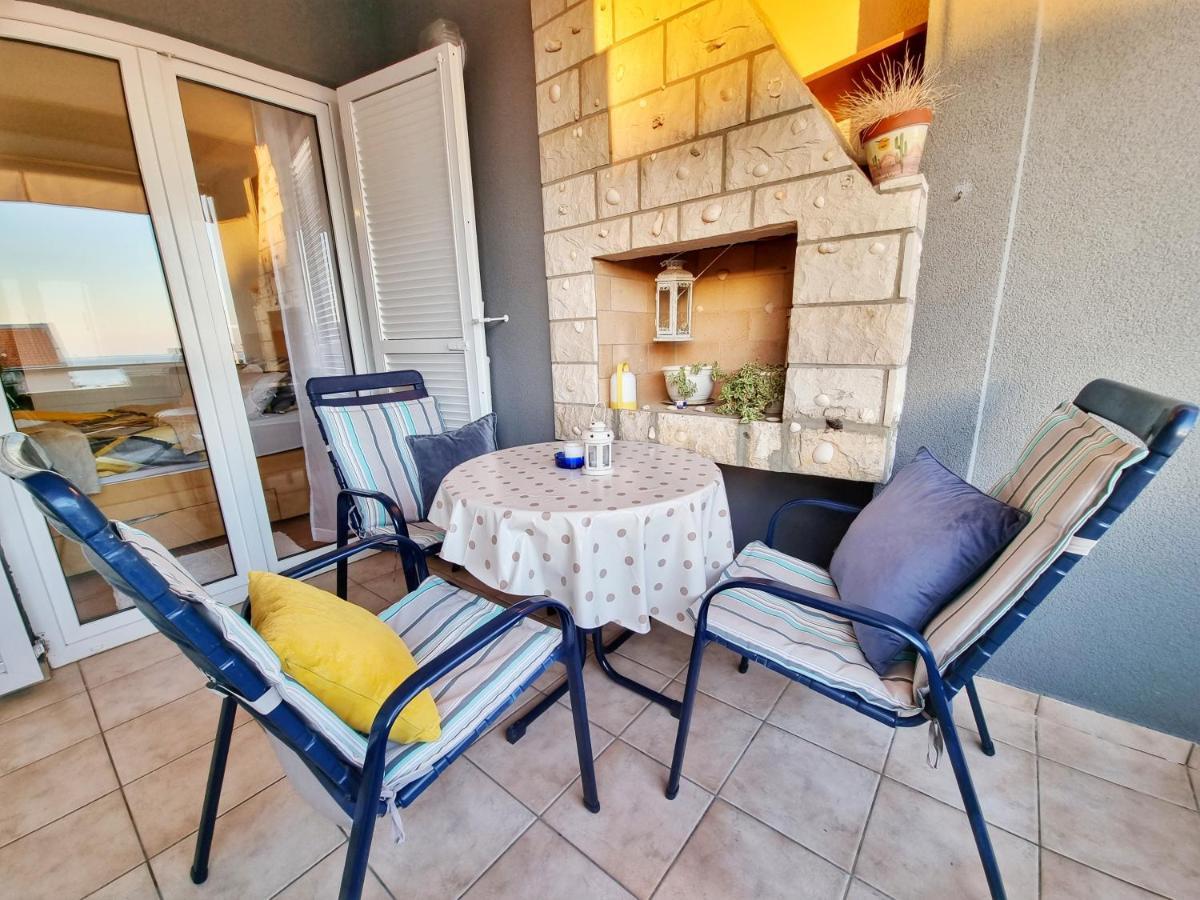 Apartamento Deluxe Novalja Exterior foto